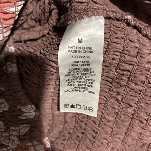 Dynamite Lisbet Long Sleeve Smocked Top - Picture 4 of 4